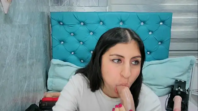 Snapshot of MAARYMOON chatting on March 2025 05:45:01 PM MAARYMOON online show from March 2025 05:45:01 PM