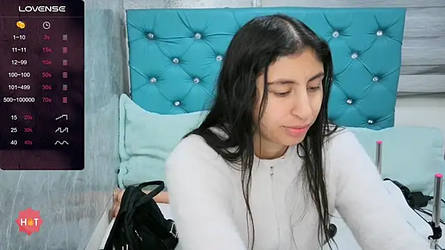 MAARYMOON online show from December 2025 11:08:02 AM