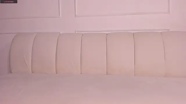 Emma jonness online show from January 2025 08:18:02 PM