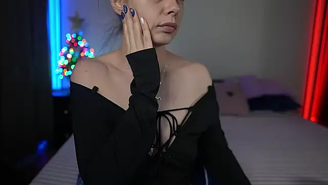 Snapshot of TiffanyPierce chatting on December 2024 09:09:02 PM TiffanyPierce online show from December 2024 09:09:02 PM