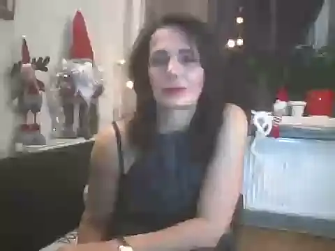 Snapshot of DreamMarianna chatting on January 2025 09:51:02 PM DreamMarianna online show from January 2025 09:51:02 PM