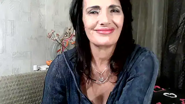 Snapshot of DreamMarianna chatting on November 2025 10:01:02 PM DreamMarianna online show from November 2025 10:01:02 PM