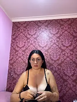 juliana diaz online show from October 2025 11:11:01 AM
