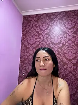 juliana diaz online show from April 2026 11:18:01 PM