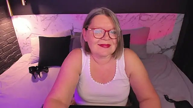 Shannonshine online show from November 2025 01:11:02 PM