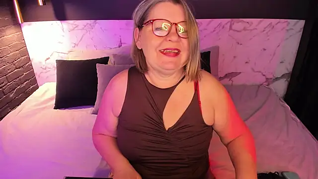 Snapshot of Shannonshine chatting on November 2025 05:29:02 AM Shannonshine online show from November 2025 05:29:02 AM