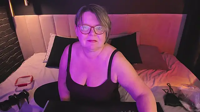 Snapshot of Shannonshine chatting on January 2026 05:16:01 PM Shannonshine online show from January 2026 05:16:01 PM