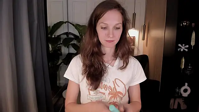 MirandaGlow online show from June 2026 05:45:01 AM