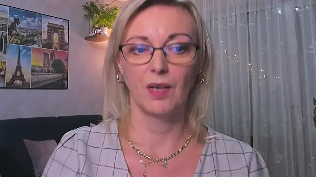 vanessa chat online show from December 2024 09:06:01 PM