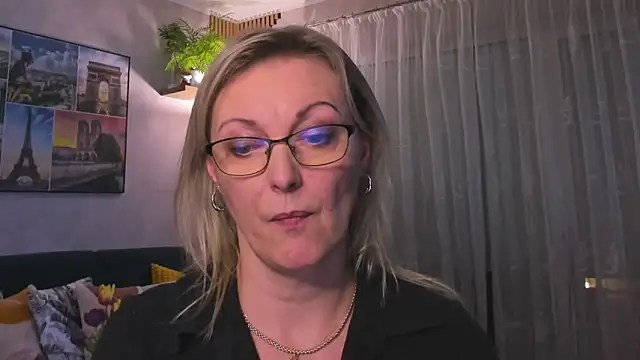 vanessa chat online show from February 2025 06:10:02 PM