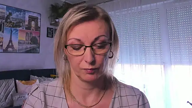 vanessa chat online show from March 2025 02:21:02 PM