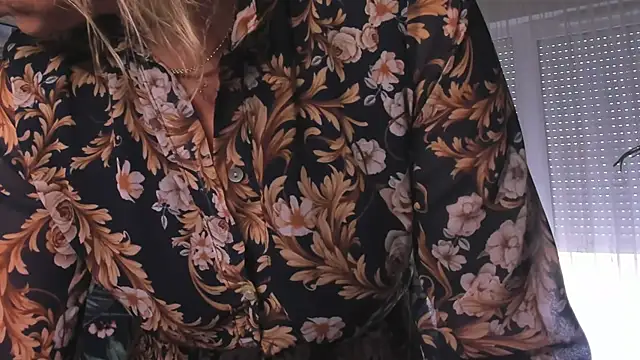 vanessa chat online show from March 2025 02:23:02 PM