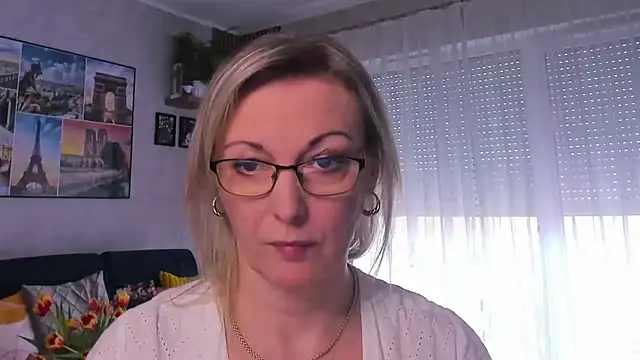 vanessa chat online show from March 2025 02:23:01 PM