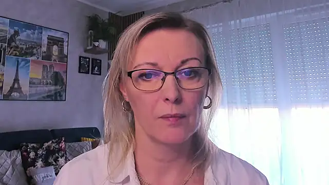 vanessa chat online show from March 2025 02:21:02 PM