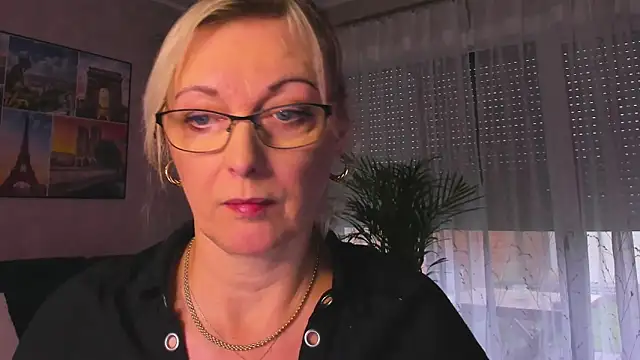 vanessa chat online show from October 2025 02:32:02 PM