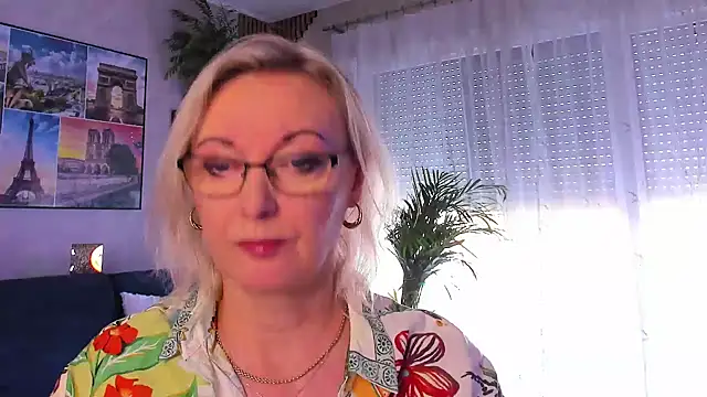 vanessa chat online show from May 2026 01:28:01 PM