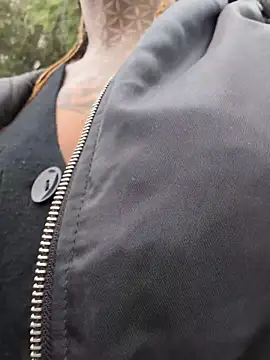 DarkDea online show from November 2025 12:31:02 PM