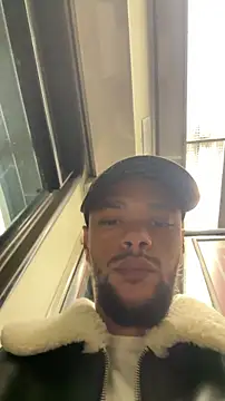 Snapshot of Lionayowe chatting on October 2025 07:53:02 PM Lionayowe online show from October 2025 07:53:02 PM