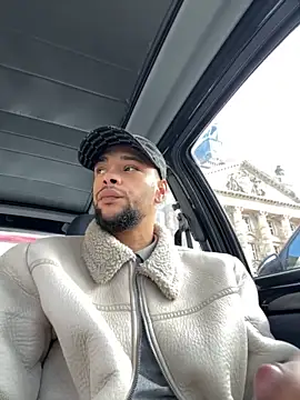 Snapshot of Lionayowe chatting on November 2025 11:36:02 AM Lionayowe online show from November 2025 11:36:02 AM