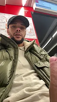 Snapshot of Lionayowe chatting on November 2025 06:51:02 PM Lionayowe online show from November 2025 06:51:02 PM