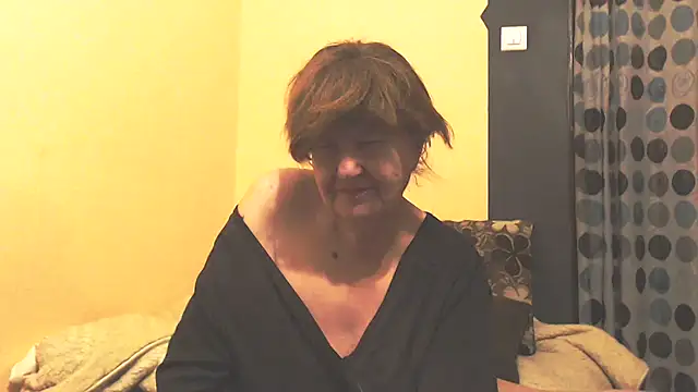 Snapshot of MioritaHard chatting on April 2026 09:37:01 PM MioritaHard online show from April 2026 09:37:01 PM