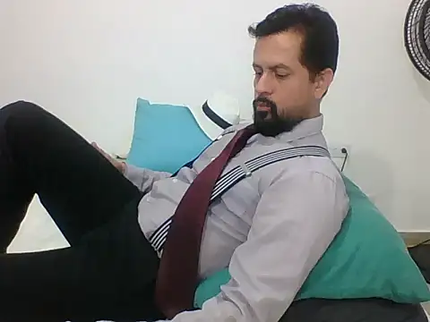 Snapshot of TRIISTAN_KING10 chatting on December 2024 08:06:02 PM TRIISTAN KING10 online show from December 2024 08:06:02 PM