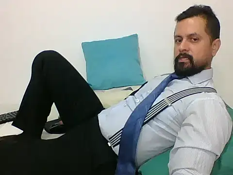 Snapshot of TRIISTAN_KING10 chatting on January 2025 07:38:01 PM TRIISTAN KING10 online show from January 2025 07:38:01 PM