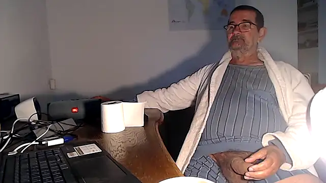 Snapshot of silvio-aus-luzern-CH chatting on October 2025 05:59:02 AM silvio-aus-luzern-CH online show from October 2025 05:59:02 AM