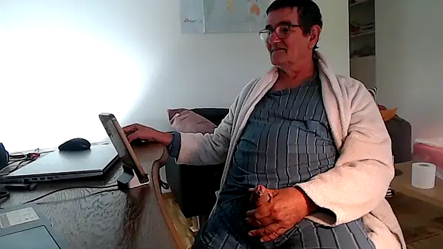 silvio-aus-luzern-CH online show from May 2026 07:26:02 AM