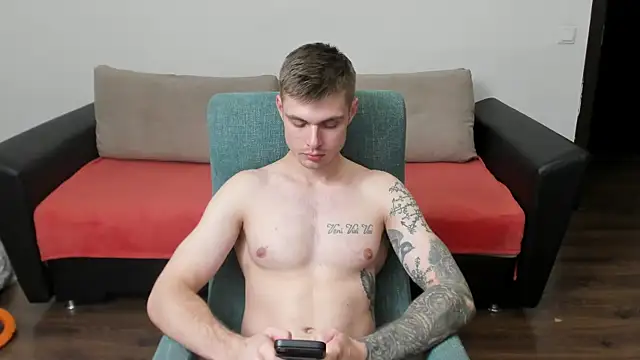 Snapshot of maks_wolfis chatting on February 2025 06:35:02 PM maks wolfis online show from February 2025 06:35:02 PM