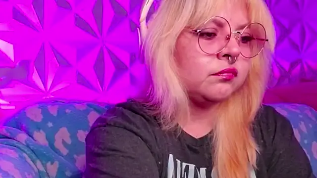 Satyn doll online show from October 2025 10:10:01 PM