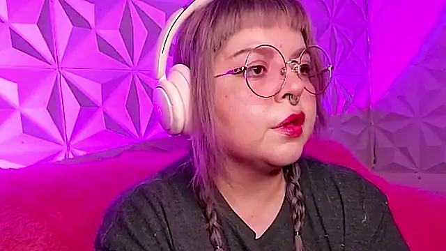 Satyn doll online show from November 2025 10:12:01 PM