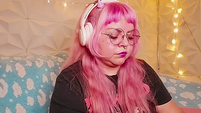 Satyn doll online show from May 2026 10:26:01 PM