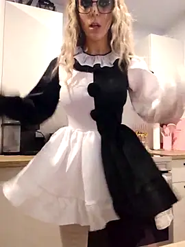 LilyOrion online show from November 2025 12:12:01 AM