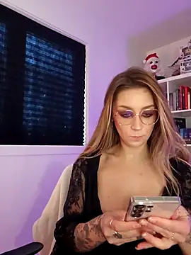 Snapshot of LilyOrion chatting on November 2025 08:57:01 PM LilyOrion online show from November 2025 08:57:01 PM