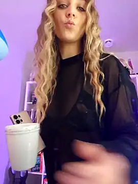 Snapshot of LilyOrion chatting on November 2025 07:24:02 PM LilyOrion online show from November 2025 07:24:02 PM