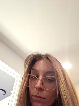 Snapshot of LilyOrion chatting on February 2026 08:03:02 PM LilyOrion online show from February 2026 08:03:02 PM