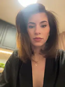 AlyonaX online show from April 2026 06:16:01 PM