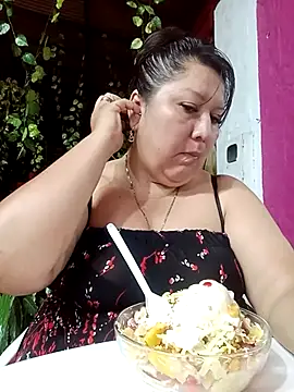 Brenda Berck  online show from October 2025 12:44:01 AM