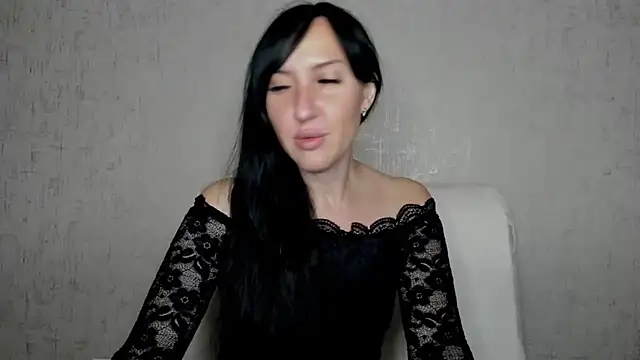 Snapshot of MissGulia chatting on November 2025 10:29:02 PM MissGulia online show from November 2025 10:29:02 PM