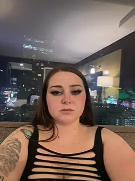 Snapshot of Kira_tattoo chatting on February 2025 05:09:01 AM Kira tattoo online show from February 2025 05:09:01 AM