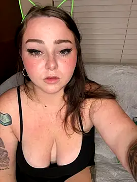 Snapshot of Kira_tattoo chatting on October 2025 04:35:02 AM Kira tattoo online show from October 2025 04:35:02 AM