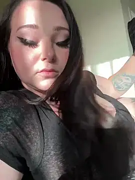 Snapshot of Kira_tattoo chatting on May 2026 01:55:01 AM Kira tattoo online show from May 2026 01:55:01 AM