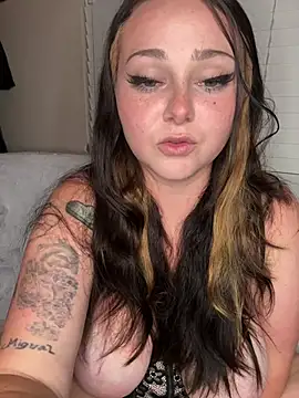 Snapshot of Kira_tattoo chatting on July 2026 04:16:01 AM Kira tattoo online show from July 2026 04:16:01 AM