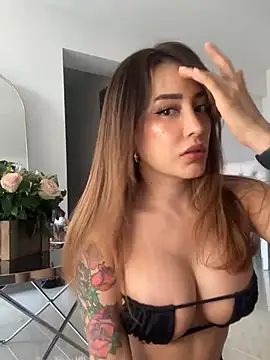 Snapshot of CATALINA_RESTREPO chatting on December 2024 06:46:02 PM CATALINA RESTREPO online show from December 2024 06:46:02 PM