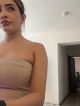 Snapshot of CATALINA_RESTREPO chatting on January 2025 08:21:01 PM CATALINA RESTREPO online show from January 2025 08:21:01 PM