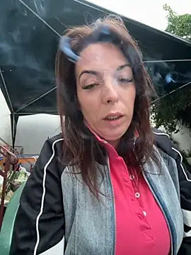 Snapshot of Almmaxxxx chatting on September 2025 04:02:02 AM Almmaxxxx online show from September 2025 04:02:02 AM