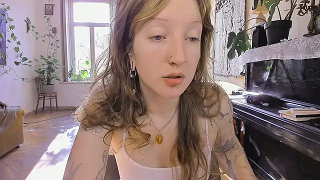 Miranda2 0 online show from November 2025 07:41:01 AM