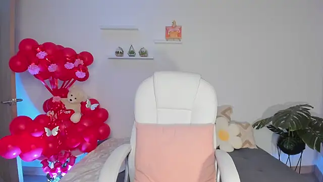 SophieHunt online show from February 2025 11:53:01 PM