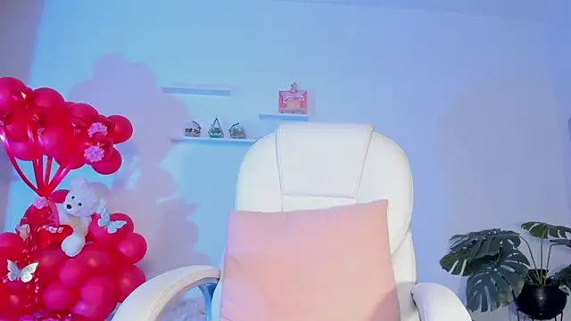 SophieHunt online show from February 2025 02:38:01 AM